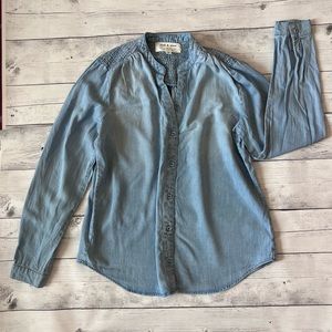 Women’s chambray cloth and stone by Anthropologie size medium button down top